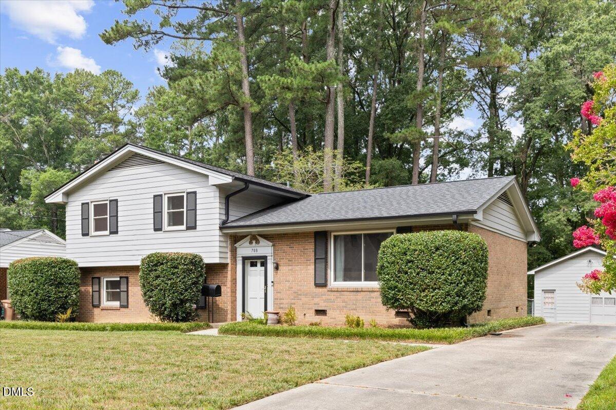 02-708 Austin Ave