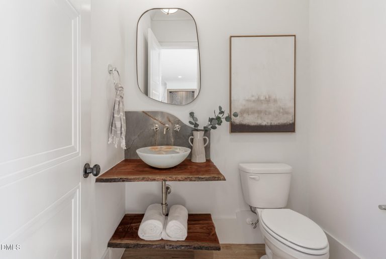 Powder room