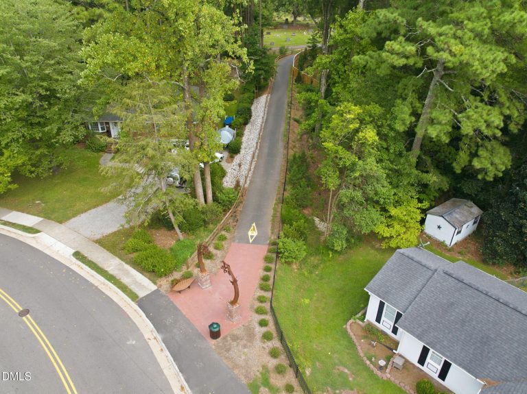 515 S Harrison Ave-22
